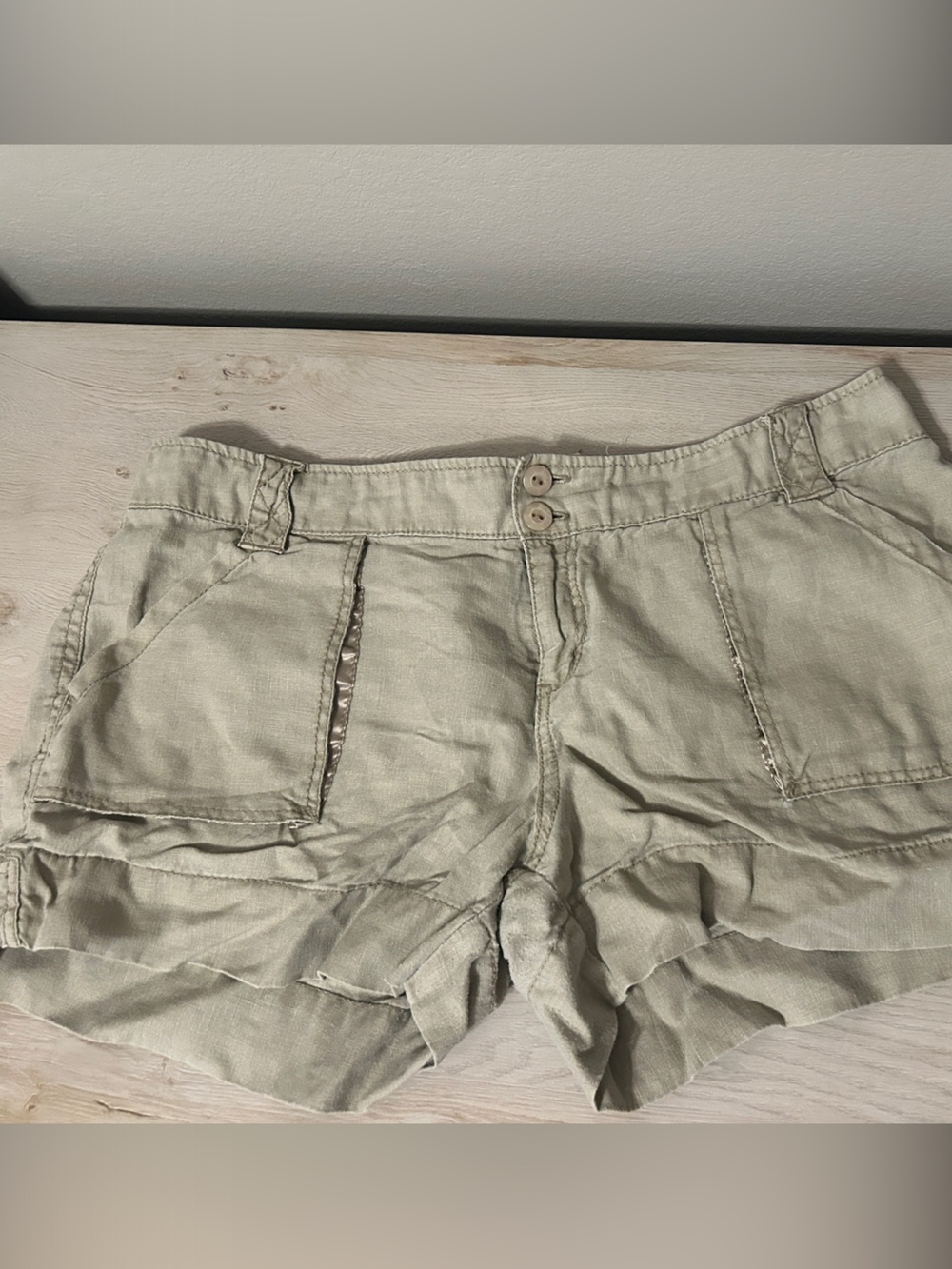 BKE Women's Cargo Shorts in Light Khaki